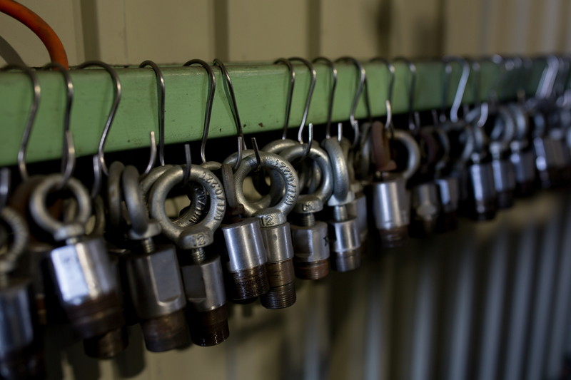 重量物を持ち上げられる!吊り金具の種類について 川崎市で重量物搬入・解体、変電設備組み立て工事を依頼するなら【株式会社大和重量】